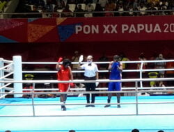 Menang Angka Mutlak Petinju Maluku Welmi Pariama Melaju Kebabak Final