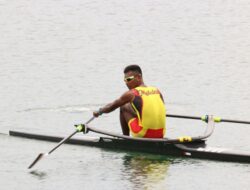 Tinggalkan Pedayung Lain 200 Meter, Raja Rowing Indonesia La Memo Sangat Spektakuler di Babak Penyisihan