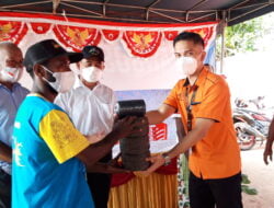 Kantor Pos Jayapura Bantu Jaring Penahan Sampah Bagi Warga Kelurahan Imbi
