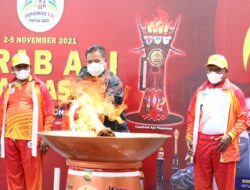Api Abadi Peparnas XVI Tiba Di Gedung Negara, Dua Hari Menyusuri Kabupaten dan Kota Jayapura