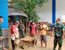Kodim 1701 Jayapura Bantu Membersihkan Kompleks SMU4, Pasca Banjir
