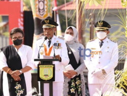 Hari ini Kota Jayapura Genap 112, Benhur Tomi Mano Sampaikan Sejumlah Penghargaan
