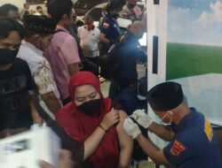 Gelar Gerai Vaksinasi Presisi Usai Sholat Tarawih, Vaksin Booster Jadi Sasaran Warga
