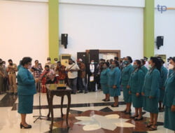 Kristhina Mano Lantik 13 Ketua TP PKK Kampung Secara Serentak