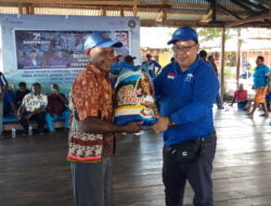 DPD Demokrat Papua Serahkan Bantuan ke Empat Kampung di Jayapura