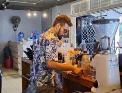 berevolusi dari “Bangku Taman” menjadi “Meja Kopi” , best sellernya “Batas Senjata”