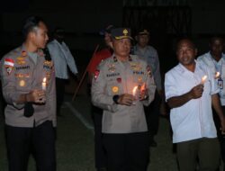 Wakapolda Bersama Masyarakat Papua Gelar Penyalaan Lilin Tragedi di Stadion Kanjuruhan
