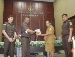 Kejari Jayapura Kembalikan Uang Senilai 256.344.000 ke Kas Negara