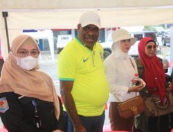 Ketua DPRD Abisai Rollo Tinjau Perekaman KTP di Kota Jayapura