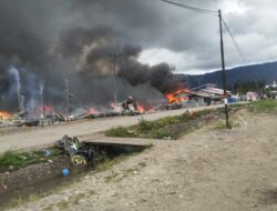 Gegara Mencoba Kaos Kemudian Badan Gatal, Sekelompok Warga Bakar Kios di Kabupaten Deiyai
