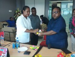 John NR Gobai ; Sudah Saatnya Kita Bangkit Menjadi Pengelola SDA di Tanah Sendiri