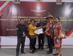 Dua Bacalon Anggota DPD Serahkan Syarat Dukungan Minimal Kepada KPU Papua