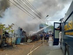 1 Mess dan 1 Bengkel Hangus Terbakar di Deplat