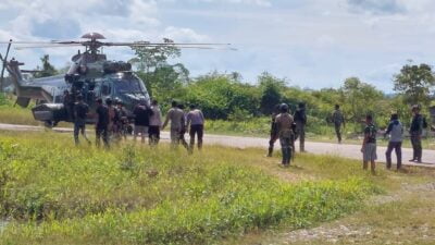 Tim Gabungan TNI Polri Berhasil Evakuasi 15 Pekerja Yang Disandera Kelompok Egianus Kogoya