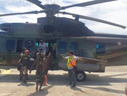 Tim Gabungan TNI-Polri Evakuasi Pekerja Puskesmas Dan Warga Distrik Alama