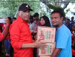 DPD PDI Perjuangan Papua Berikan Bantuan Kepada Masyarakat Nelayan di Sarmi