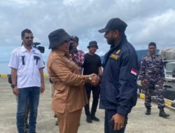 Anggota Komisi I DPR RI Mandenas Kunker ke Distrik Yapen Barat