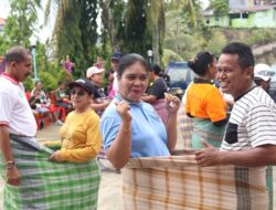 Lomba Badendang Dalam Sarung Berpasangan dan Jalan Sehat Warnai Kegiatan Sambut HUT GPI Papua ke-38