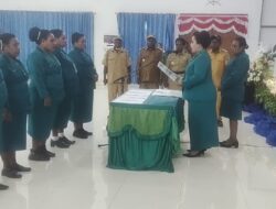TP PKK Distrik Diminta Melayani Dengan Hati dan Bekerja Jujur