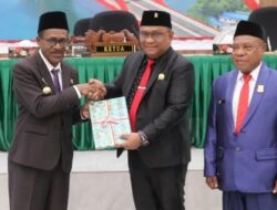 Pimpin Paripurna Penyampaikan LKPD, Joni Betaubun Apresiasi Pemkot Jayapura Raih Opini WTP