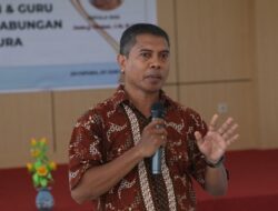 Penulisan Karya Ilmiah Oleh Siswa Kelas Percepatan SMA Gabungan Akan Membangkitkan Cara Berpikir Kritis