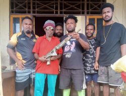 Warga Kembalikan Senpi SS1 Milik Polres Pegunungan Bintang