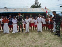 Satgas Yonif Raider 200/BN Gelar Lomba HUT Kemerdekaan RI Bersama Siswa SD YPPGI