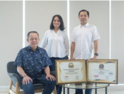 FIFGROUP Kembali Terima Dua Penghargaan DUEXA dan SQ Award