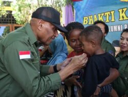 Bhakti Karya Pamong di Kampung Yoka, IKAPTK Berikan Makanan Tambahan Bergizi bagi Balita