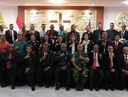 Robby Awi Lantik 41 Pengurus Persekutuan Gereja-gereja Sekota Jayapura