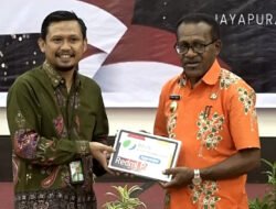 Pemkot Jayapura Terima Penghargaan Dari BPJS Ketenagakerjaan Provinsi Papua