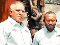 Yan Mandenas : Paulus Waterpauw Figur Tepat Dambaan Masyarakat