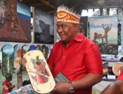 Kunjungi Festival Port Numbay, Joni Betaubun Borong Hasil UMKM Masyarakat Yoka dan Waena