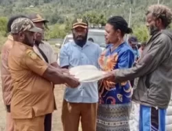 Masyarakat Enam Kampung Distrik Ilugwa Terima Beras Bantuan
