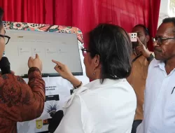 Mesin Anjungan Pelayanan Publik Distrik Jayapura Selatan Diresmikan Sekda Frans Pekey