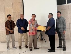 Pastikan Program Dokter Spesialis Bagi 6 Anak Asli Lanny Jaya Berjalan Baik, Tan Wanimbo Temui Ketua Jurusan UGM
