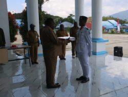 Pemkab Mamteng Terima Duplikat Bendera Pusaka Merah Putih
