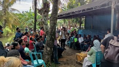 Ketua DPR Papua Kunjungi Kampung Waropen, Pastikan Bantuan Rehabilitasi Rumah Terealisasi