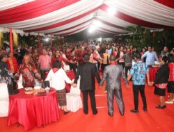 Kenakan Lenso Adat dan Syal, Masyarakat Maluku-Malut Sepakat Dukung BTM-YES di Pilgub Papua