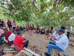 Petani Kakao Kampung Alang-Alang Raya Curhat, BTM Pamerkan Kartu Kelompok Tani