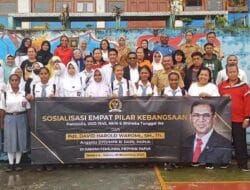 Anggota DPD RI Pdt. David Waromi Sosialisasikan 4 Pilar MPR RI di SMAN 2 Jayapura