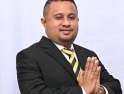 Profil Denny Henrry Bonai Yang Akan di Lantik Sebagai Ketua DPR Papua Periode 2024 – 2029
