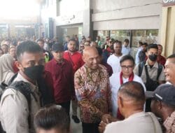 Tiba di Bandara Sentani, BTM Disambut Ratusan Pendukung dan Politisi PDIP