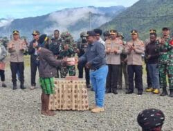 Pemkab Puncak Jaya Beri Santunan Duka untuk Korban Perang