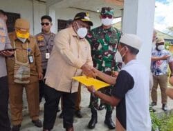 Serahkan Jenazah Korban Pembantaian KKB di Yahukimo, Bupati Didimus Yahuli Sampaikan Permohonan Maaf
