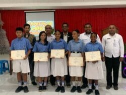 Anggota DPD RI Pdt. David Waromi Sosialisasikan 4 Pilar MPR RI di SMP YPK Diaspora Kotaraja