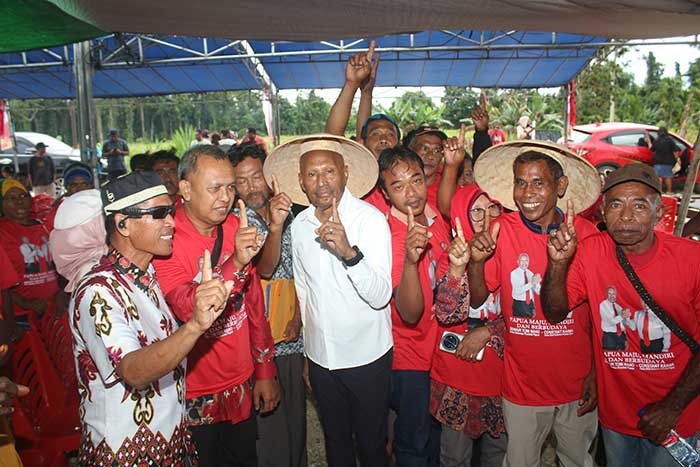 Sapa Petani Keerom, BTM Tegaskan Komitmen Tanpa Politik Uang: “Saya Datang dengan Hati”