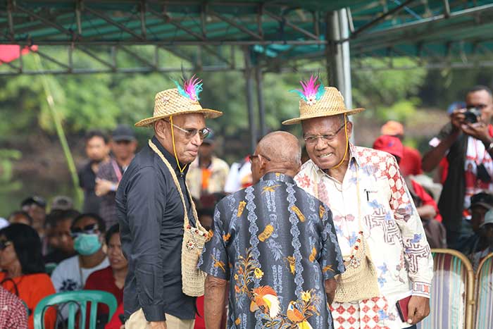 BTM-CK Sapa Masyarakat Tanah Merah dan Moi, Paparkan Visi Misi dan Janji Program Unggulan di Pantai Amai