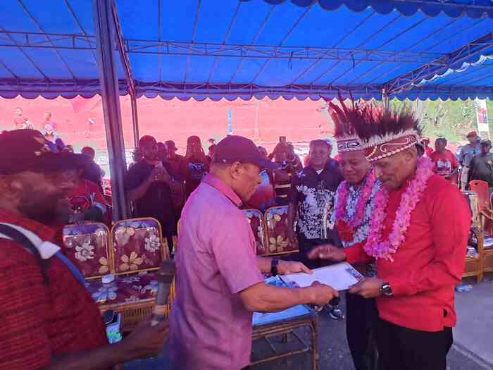 Dewan Adat Sentani Tegaskan Dukungan Total: “BTM-CK Adalah Anak Adat, Pemimpin untuk Masa Depan Papua