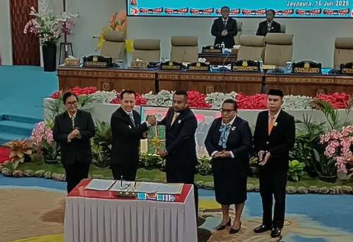 DPR Papua Sahkan Raperda Pertanggungjawaban APBD 2024